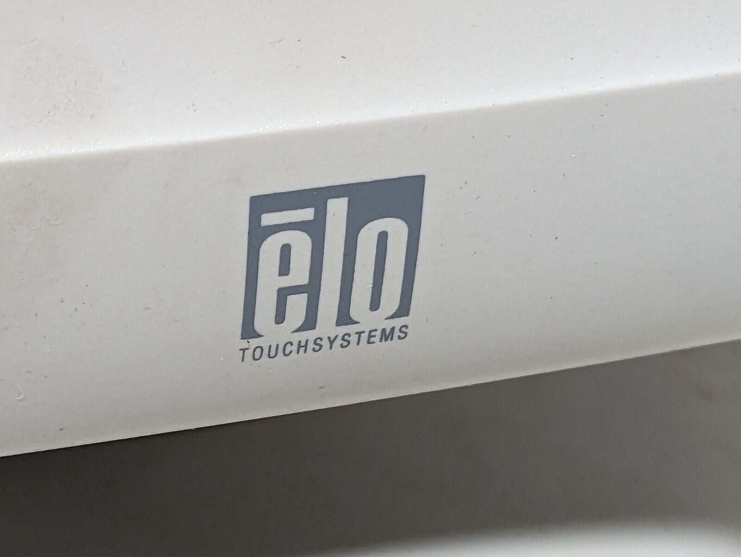 elo ET1527L-7SWC-1 touchscreen 15-inch desktop monitor