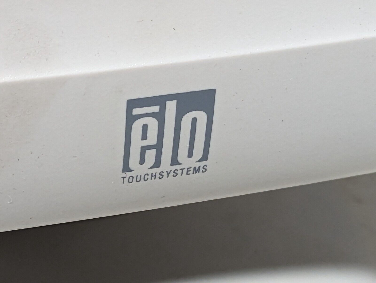 elo ET1527L-7SWC-1 touchscreen 15-inch desktop monitor