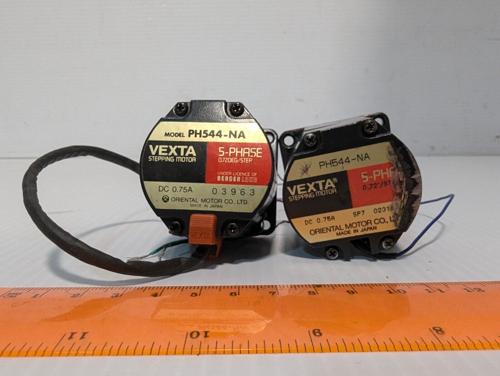 Vexta PH544-NA Stepping Motor, DC, 0.75A, 5 phase, 0.72 deg/step - Free Shipping