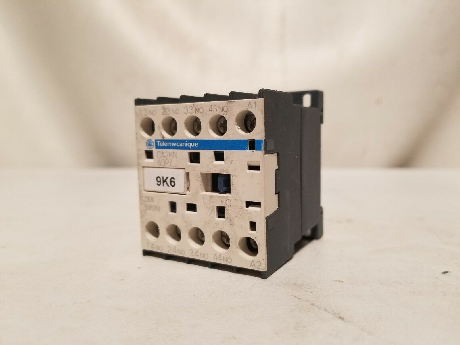 Telemecanique CA2KN40P7 relay