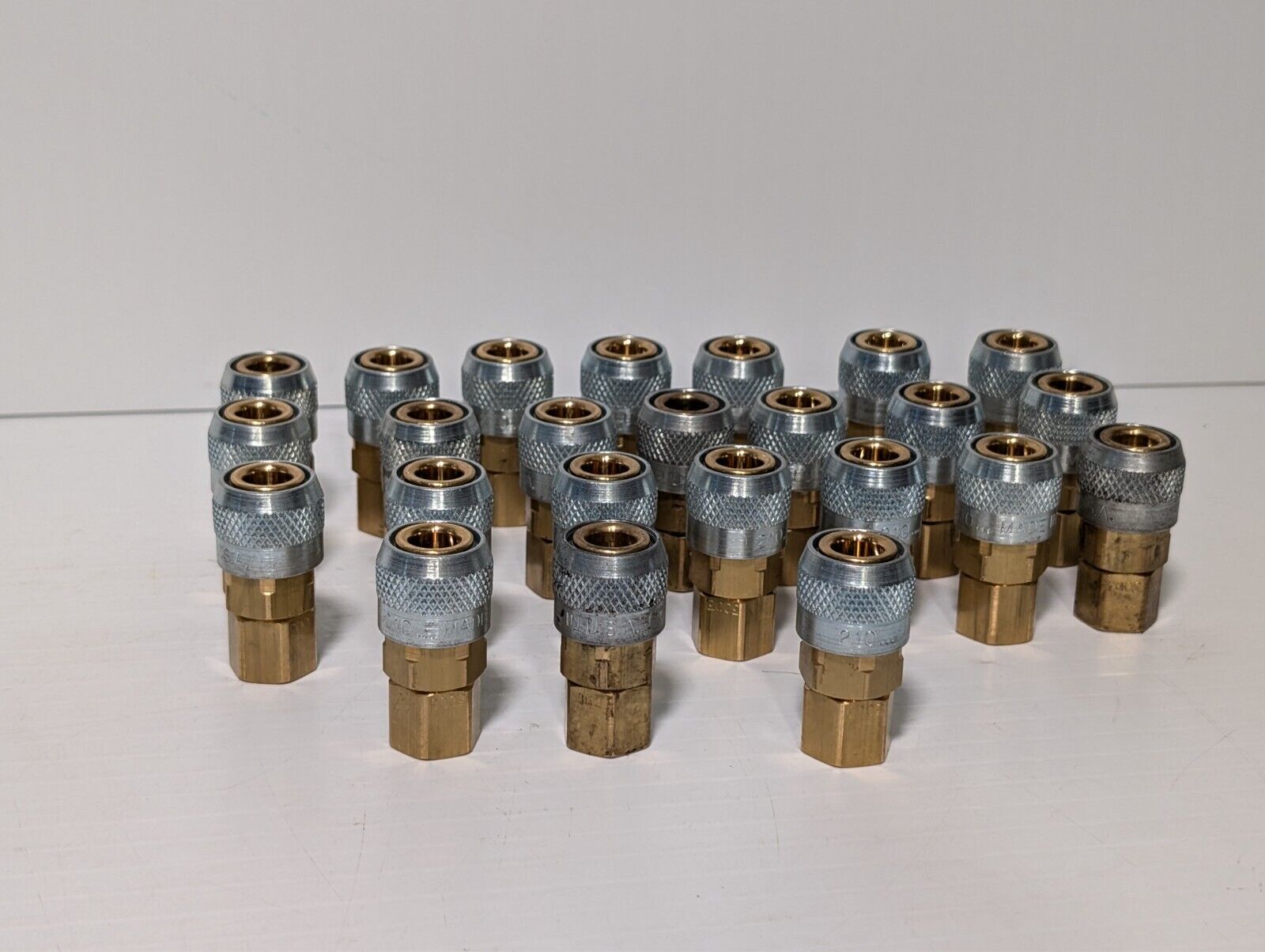 (24) ARO 210-3003 Air Hose Fittings 1/4" NPT Automatic Coupler Quick Connect