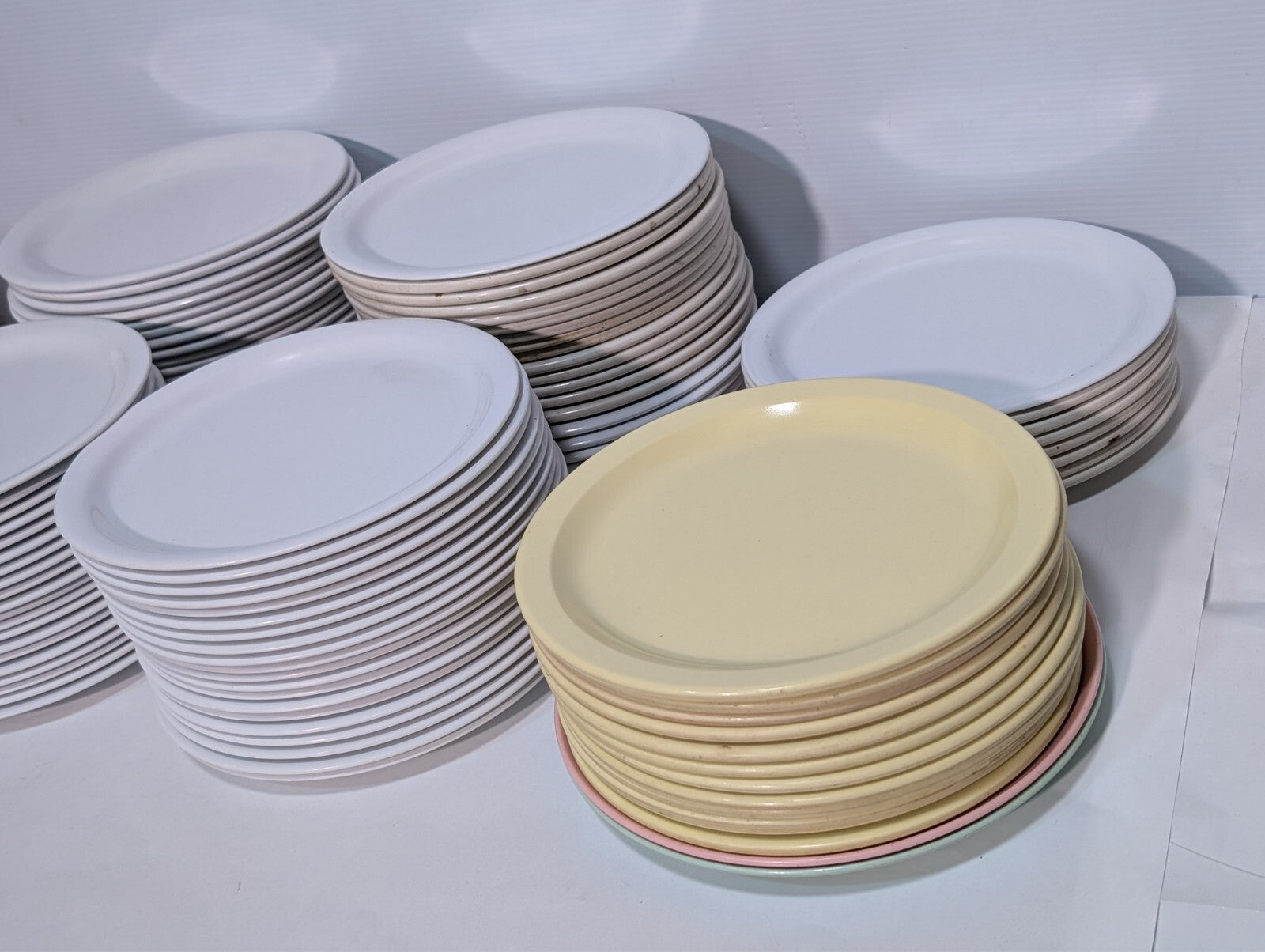 (100) 9" Melamine Dinner Plates White Carlisle KL200-02 Kingline Tan Dallas P-48