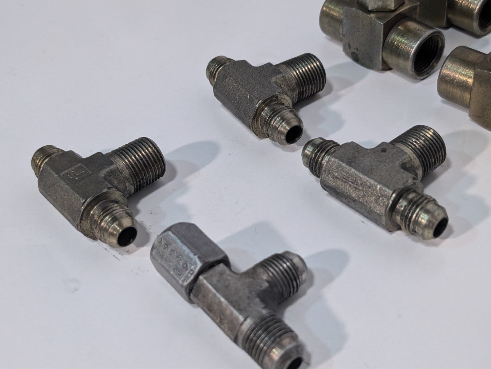 (33) Swivel Nut, Steel Flare, Compression Tee Branch Fittings