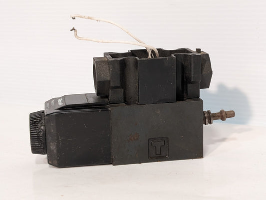 Vickers 508169 Solenoid Valve Coil on (Unidentifiable) APB Solenoid Valve