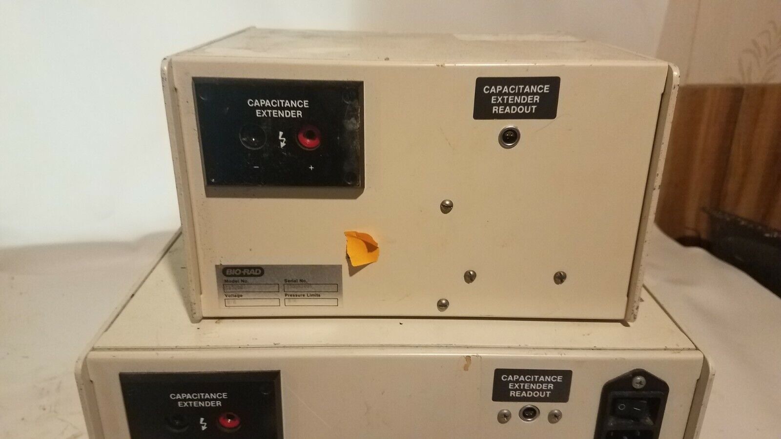 Bio-Rad Gene Pulser (Pulse Controller) and Capacitance Extender
