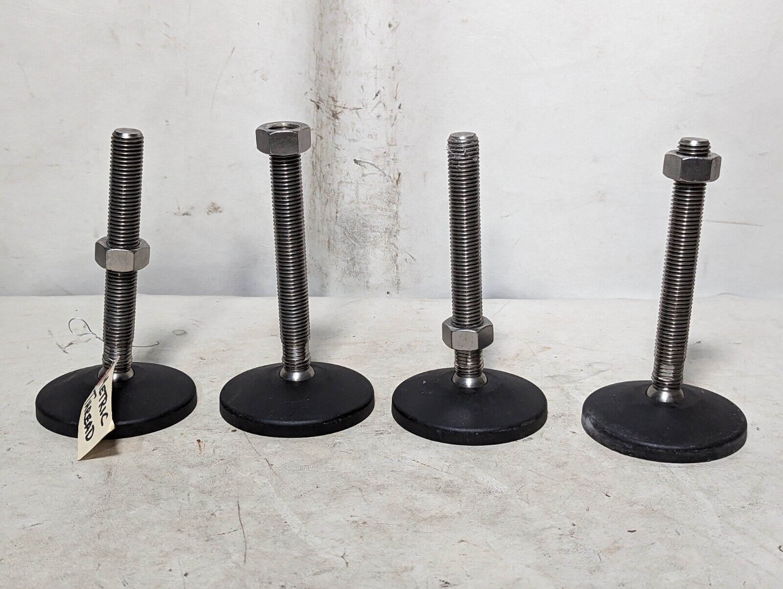 Lot of four threaded feet, 20 mm diameter, 180 mm tall