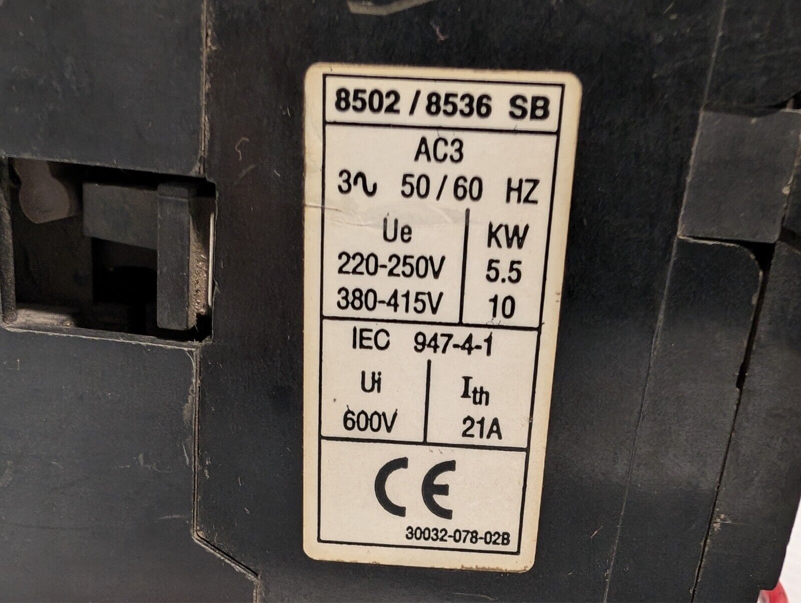 Square D 8536SBG2 motor starter, NEMA sz 0, 3HP, 220/240VAC coil