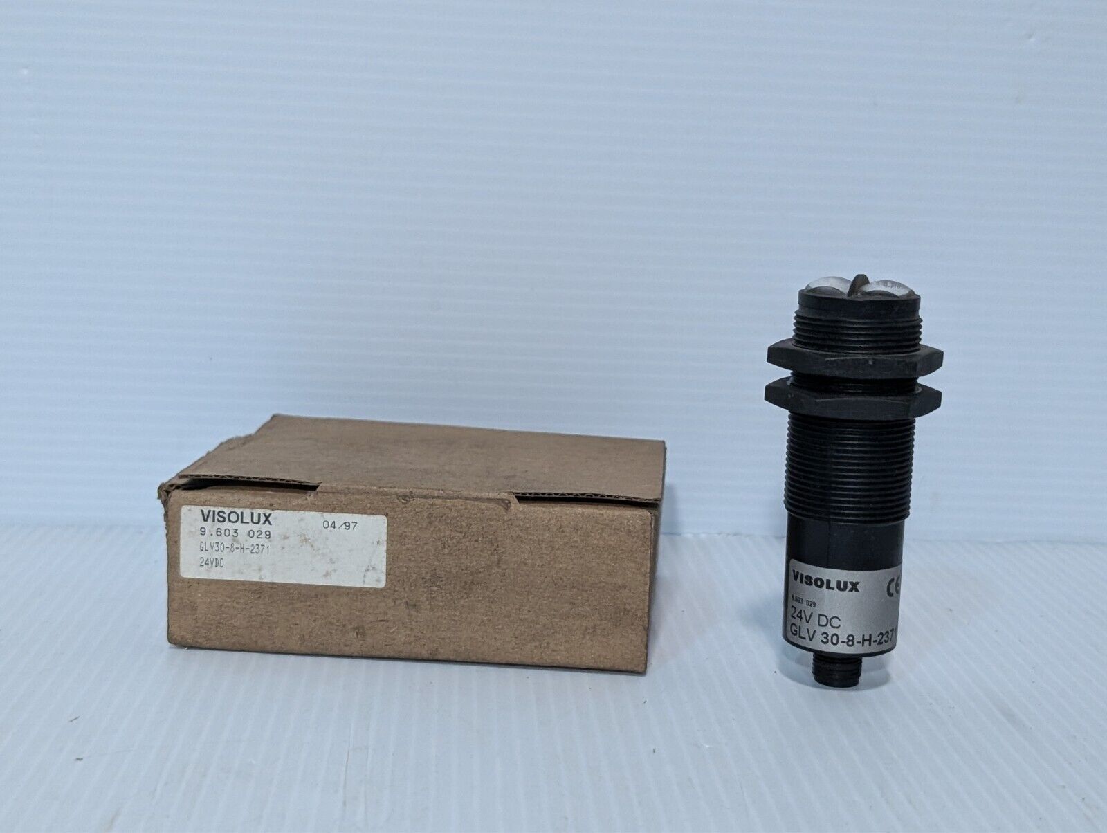 Visolux GLV 30-8-H-2371 background suppression sensor, 9.603 029, 24VDC, in box
