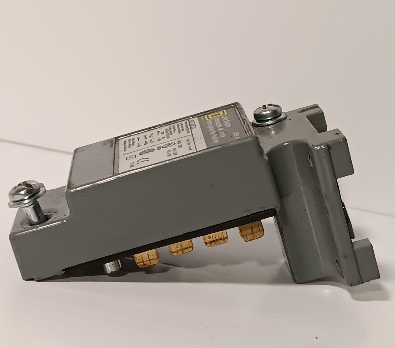 Square D 9007C68T10, Ser A Limit Switch, Class 9007, Type C-68, Series A