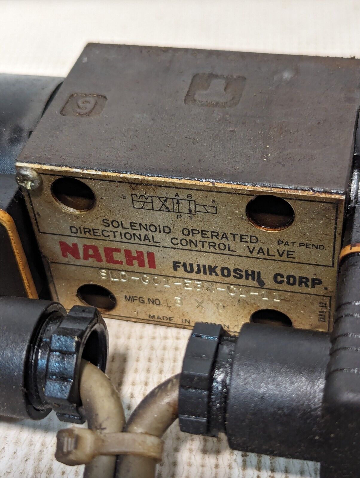 Nachi SLD-G01-E3X-01-11 Solenoid Operated Directional Control Valve - Free Ship