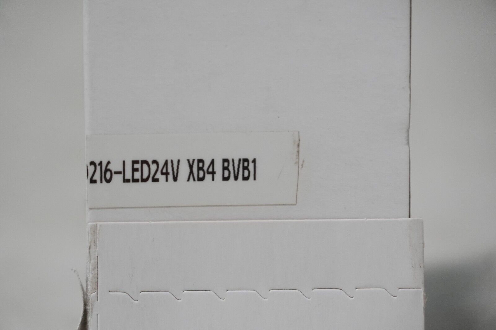 Telemecanique 089191, XB4 BVB1, white pushbutton