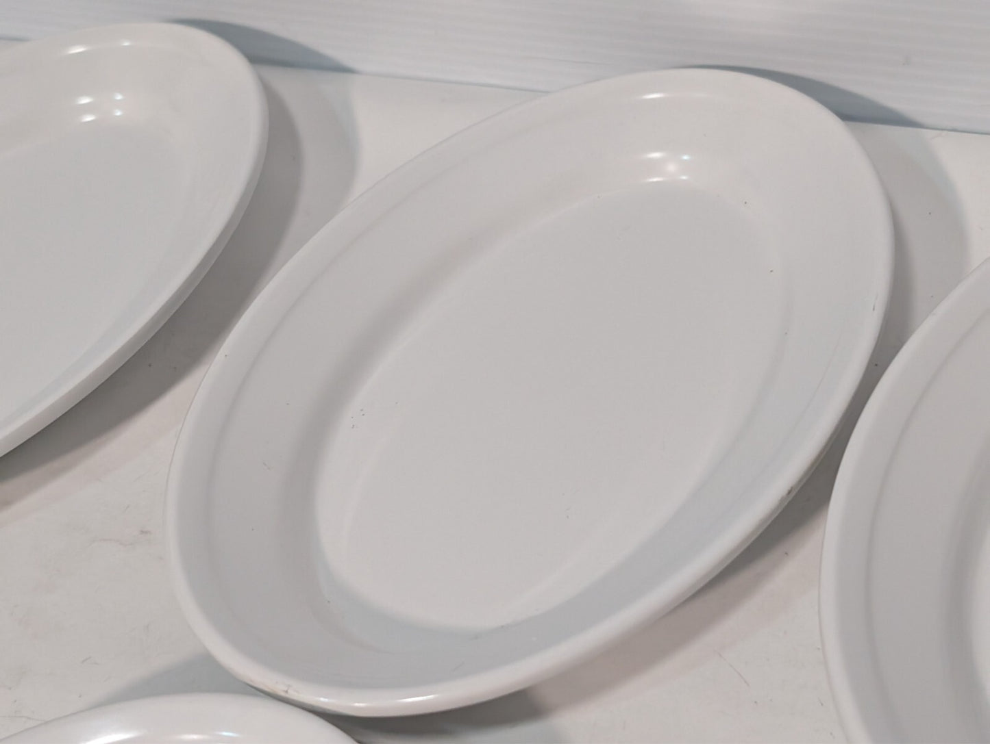 (8) Carlisle 4356325 Dallas Ware 9 1/4" x 6 1/4" White Oval Melamine Platter