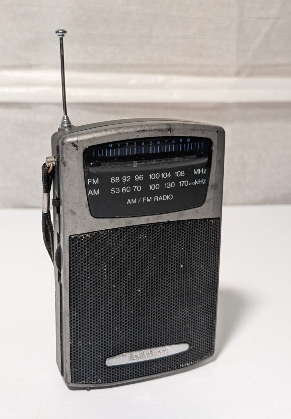 Vintage Radio Shack 12-464 AM/FM Black and Grey Pocket Radio