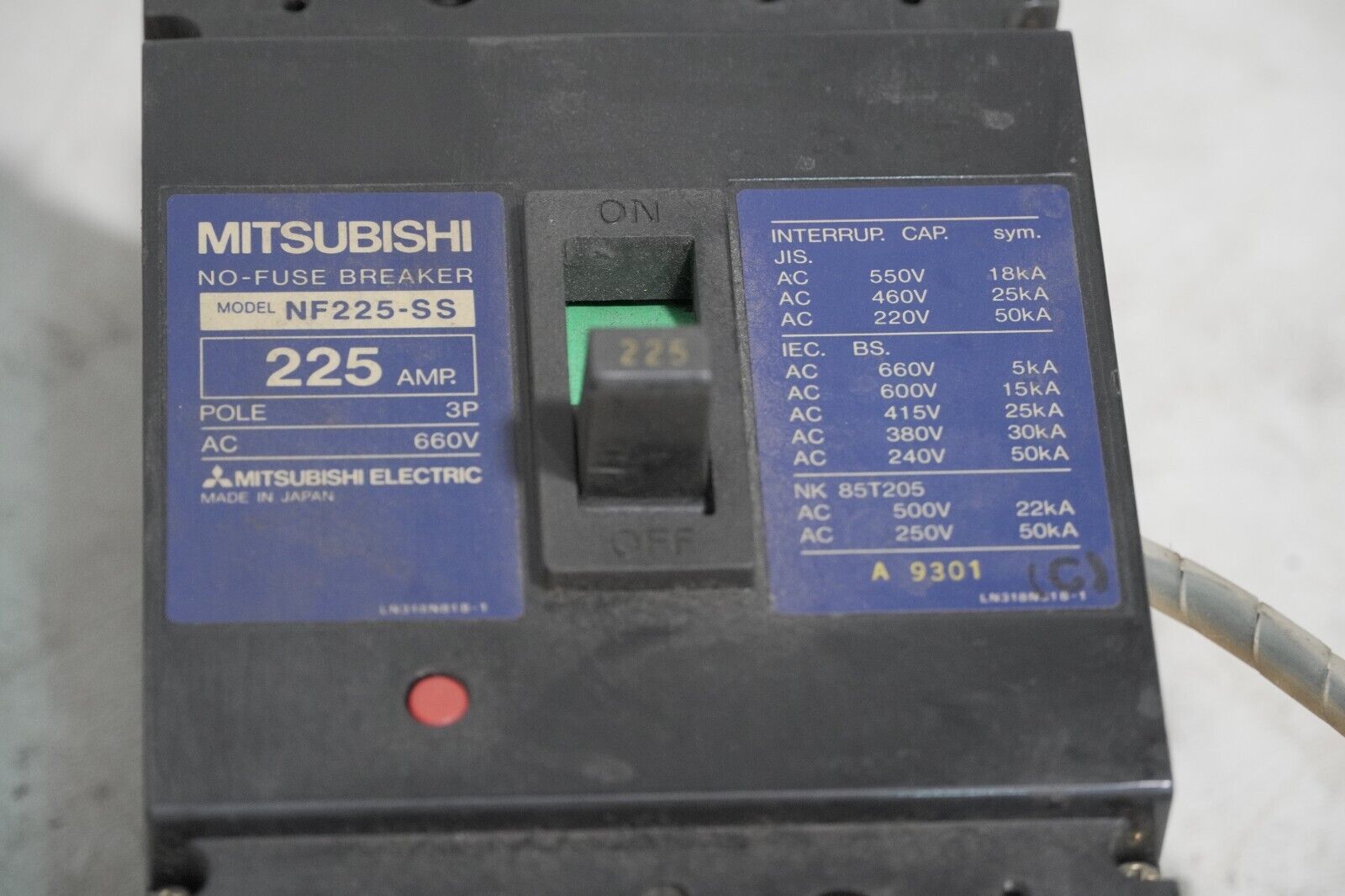 Mitsubishi NF225-SS no-fuse circuit breaker, 225A, 660VAC, 3 pole