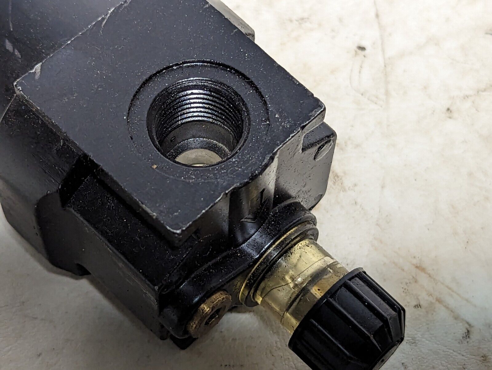 Coilhose Pneumatics 27L4 NPT lubricator, 1/2"