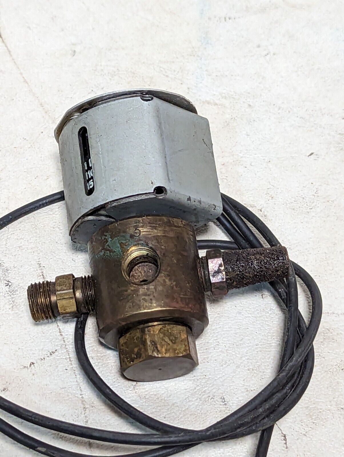ASCO 8320B29 solenoid valve for air, gas, water, lt oil, 100PSI, 120VAC, 60Hz