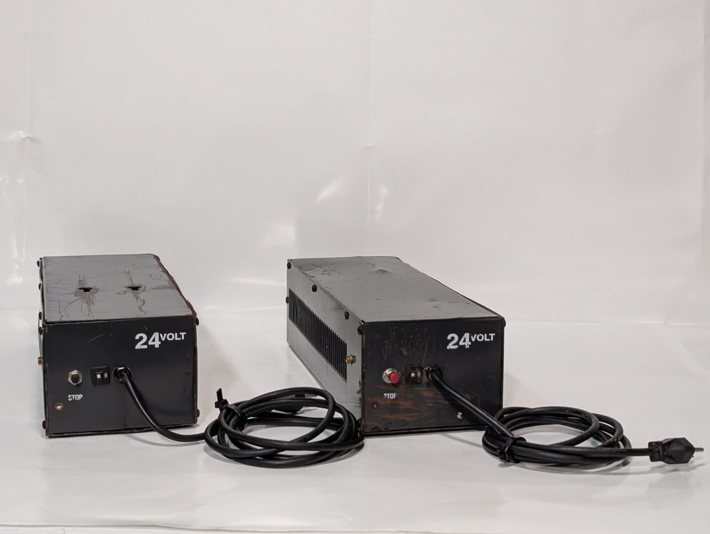 [1] Raymond SVR24251205/6 24 Volt GNB Pallet Pro Battery Charger