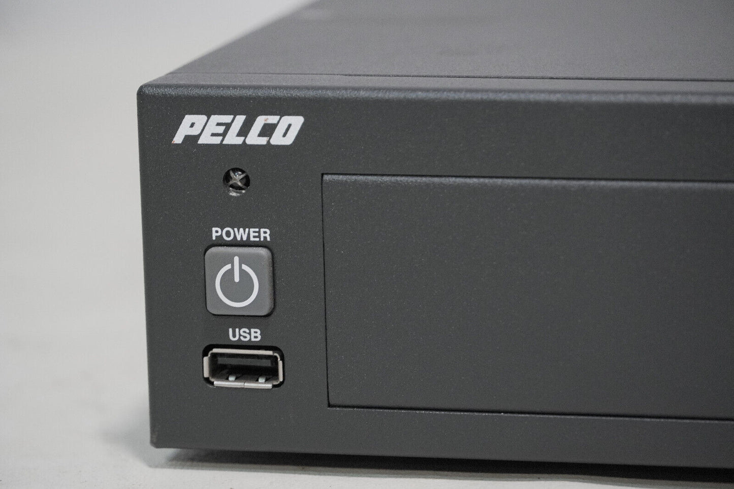 Pelco DX4004-160 Digital Video Recorder DX4000 Series