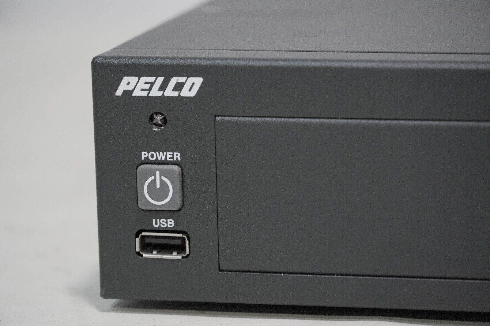 Pelco DX4004-160 Digital Video Recorder DX4000 Series