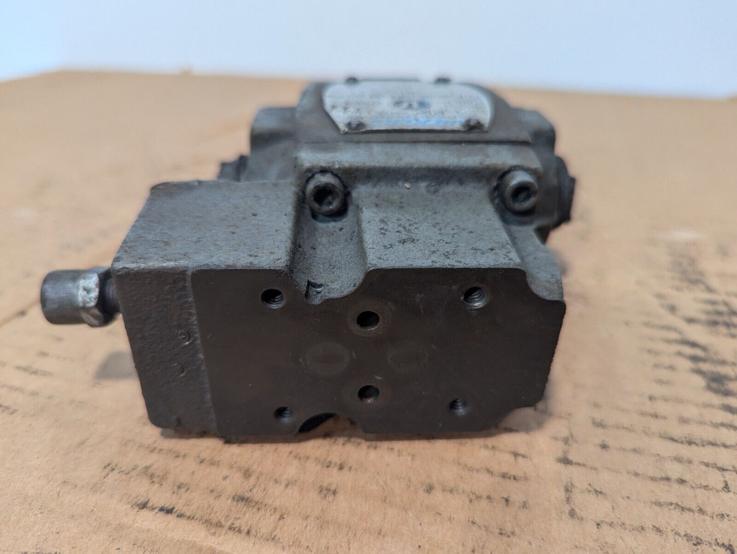 Vickers CT5060ACMFTWLB5100 Pressure Relief Valve, 500-2000 PSI - Free Shipping