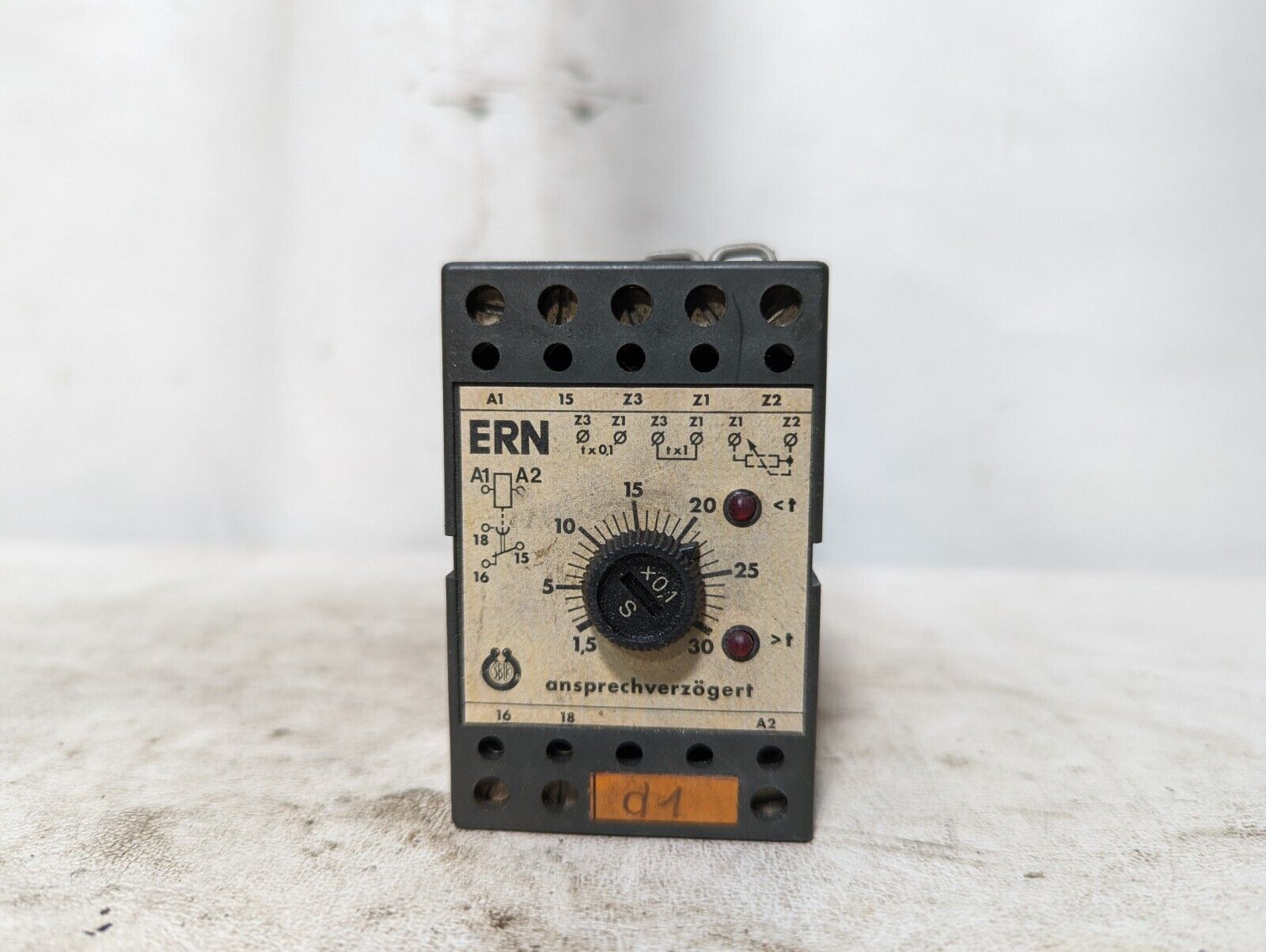 Lot of 2 Schiele 257121 ERN relays
