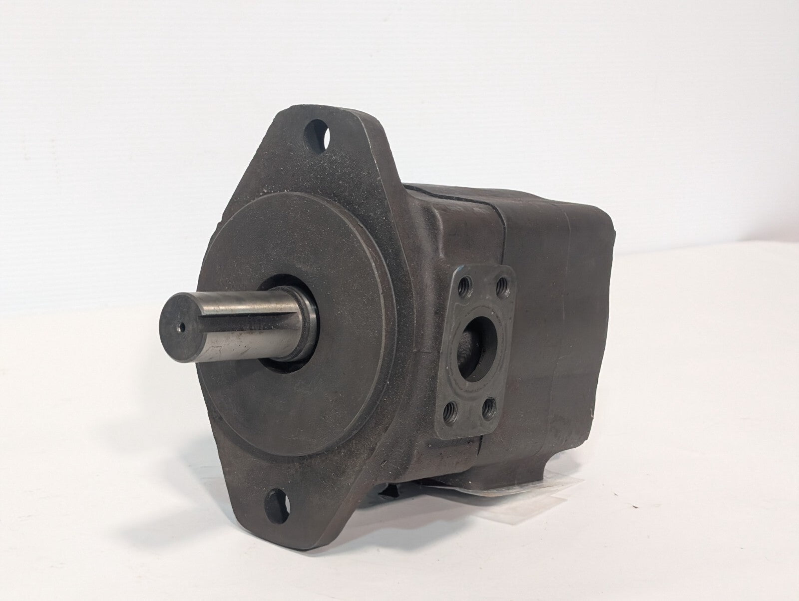 Vickers 35V30A-1D22L Interchange Hydraulic Vane Pump, Flow: 121.2, 02-137126-8