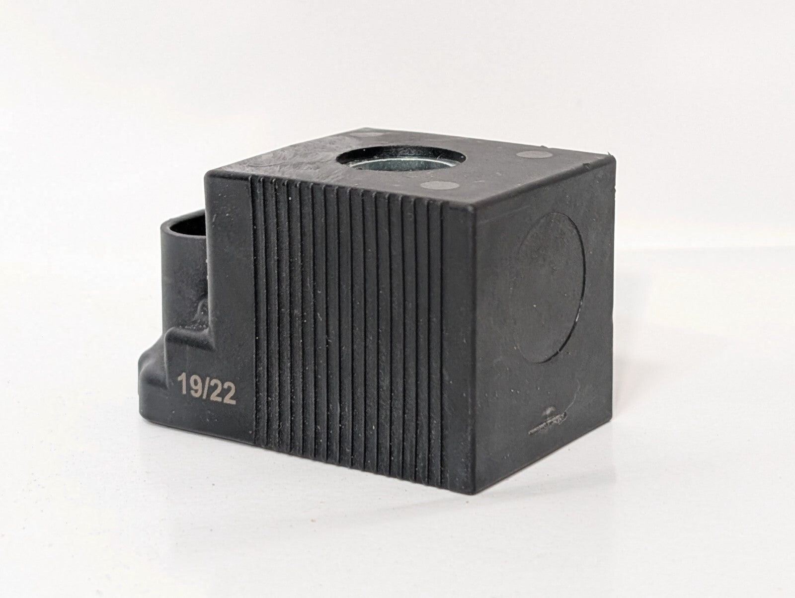 10R-05 1541 Solenoid Valve Coil, 24vdc (E24), 14.4w, Two Prong Connector, 19/22