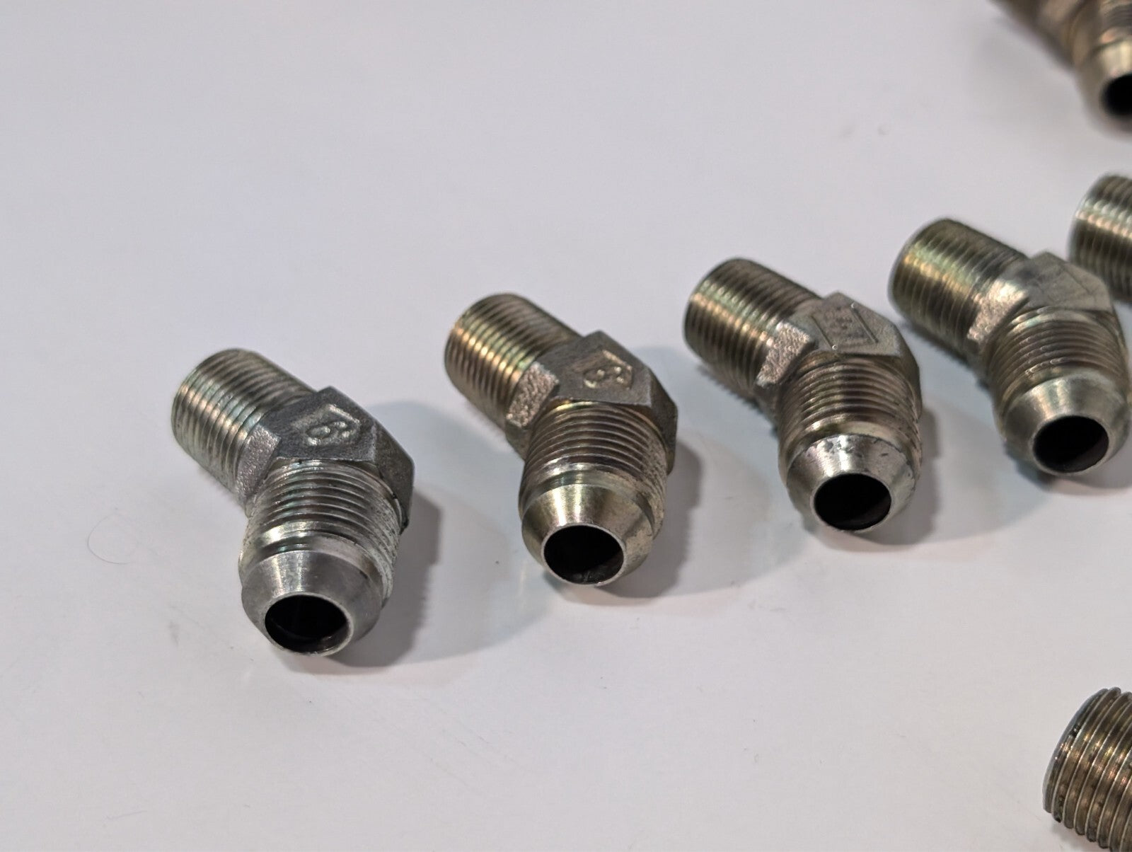 (26) 45 Degree High Pressure Elbow Fittings Adapters, Male-Female, Male-Male
