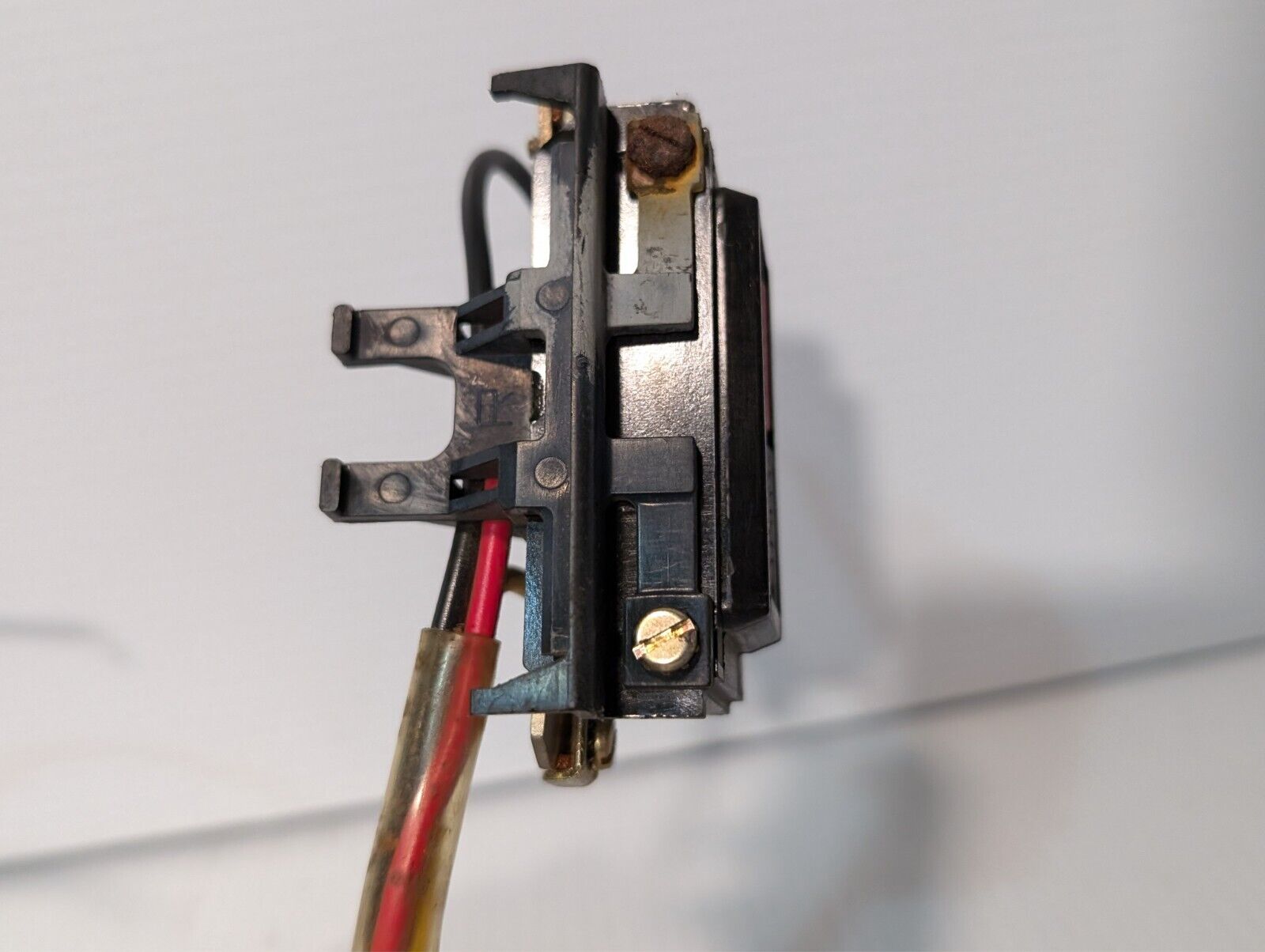 Square D 8536SBG2 motor starter, NEMA sz 0, 3HP, 220/240VAC coil