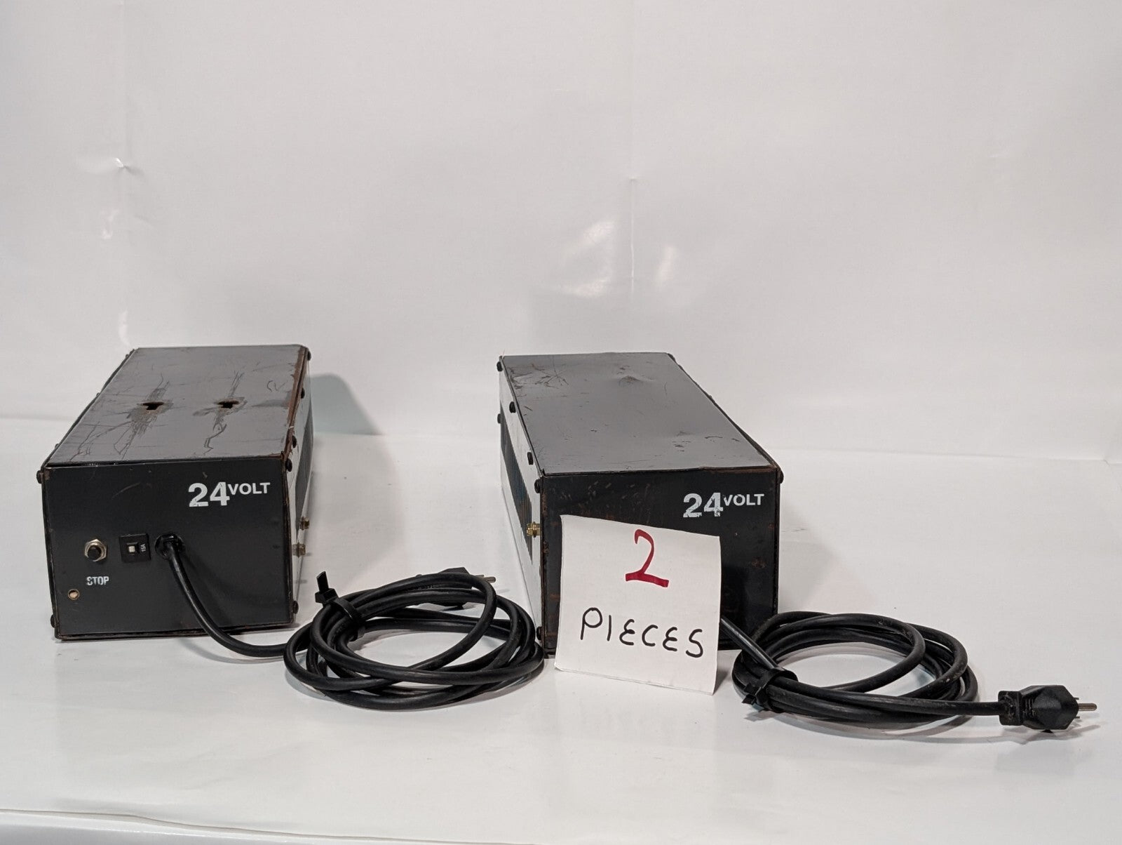 [1] Raymond SVR24251205/6 24 Volt GNB Pallet Pro Battery Charger