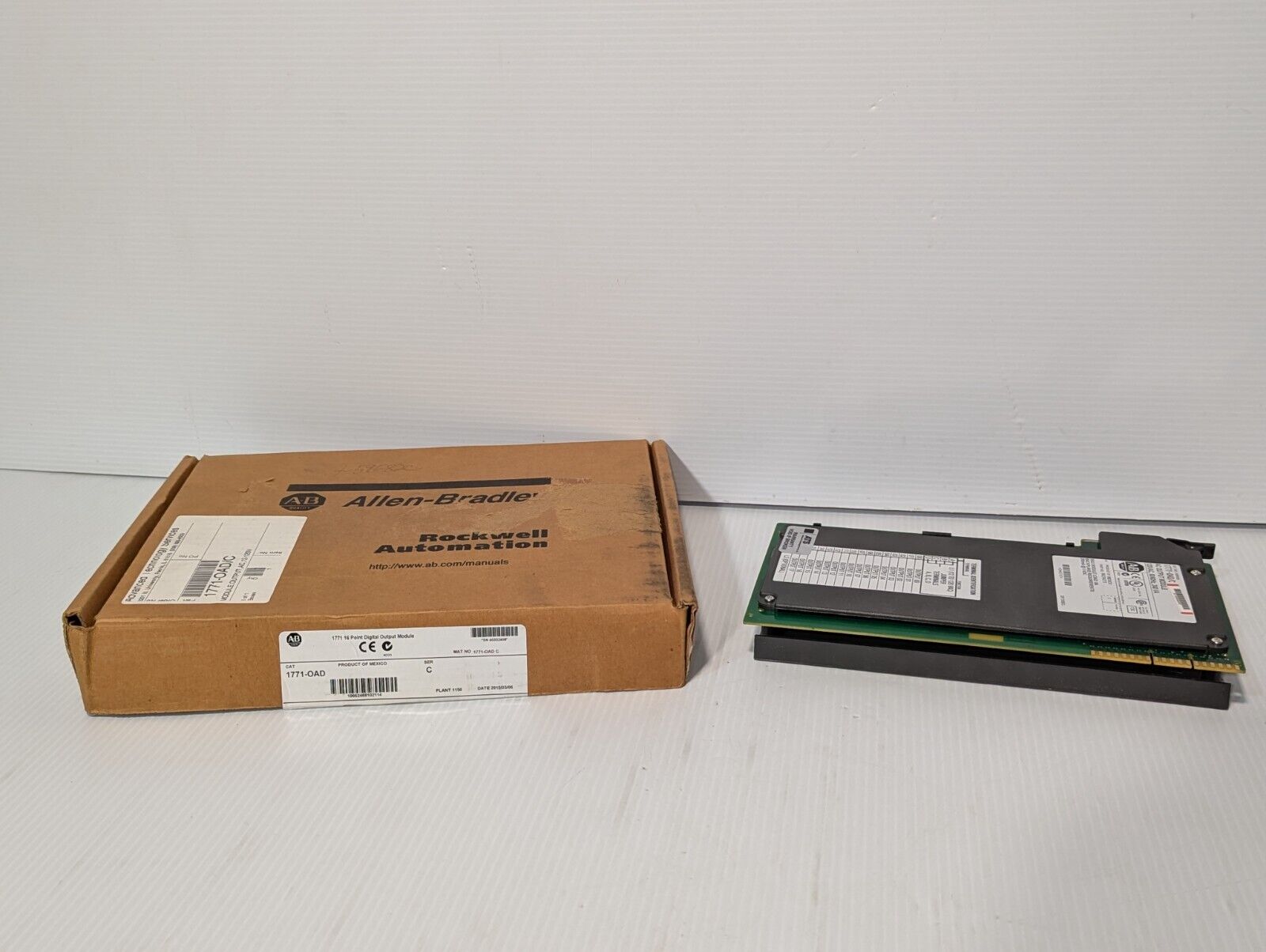 Surplus Open Allen Bradley 1771-OAD /C PLC-5 16-Pt 120VAC Digital Output Module
