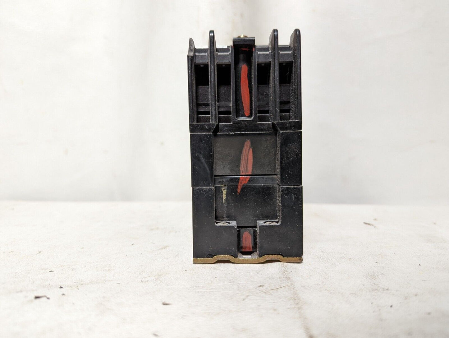 Square D 8501-L020 control relay, type L, 110/120VAC coil