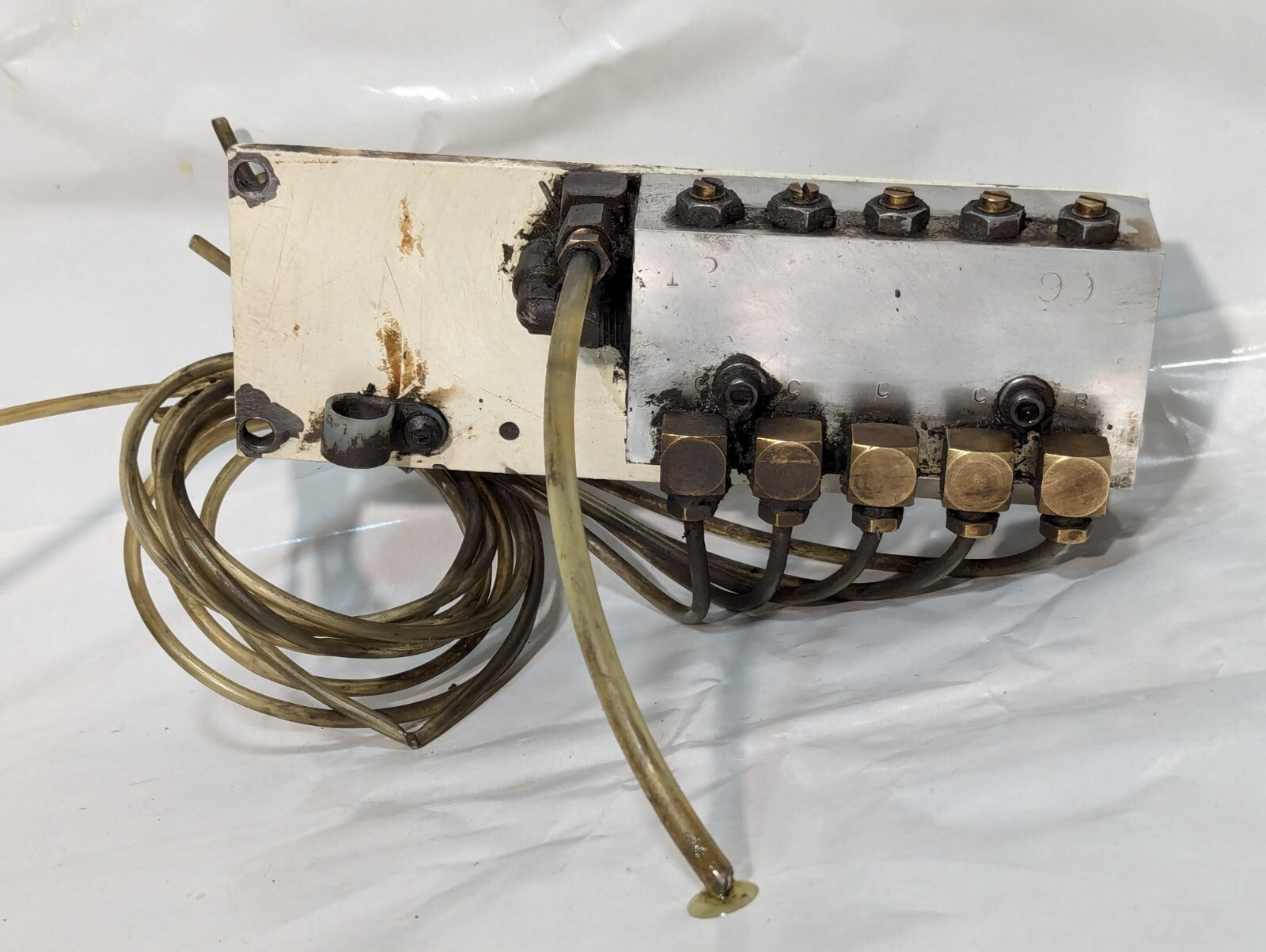 Unidentified Manifold Assembly