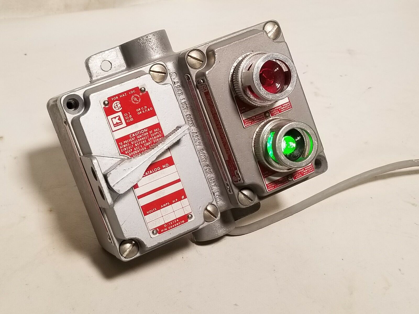 Killark SWB-11 w/ XCS-0B30-GL-RL, XS-1C for hazardous locations, aluminum alloy