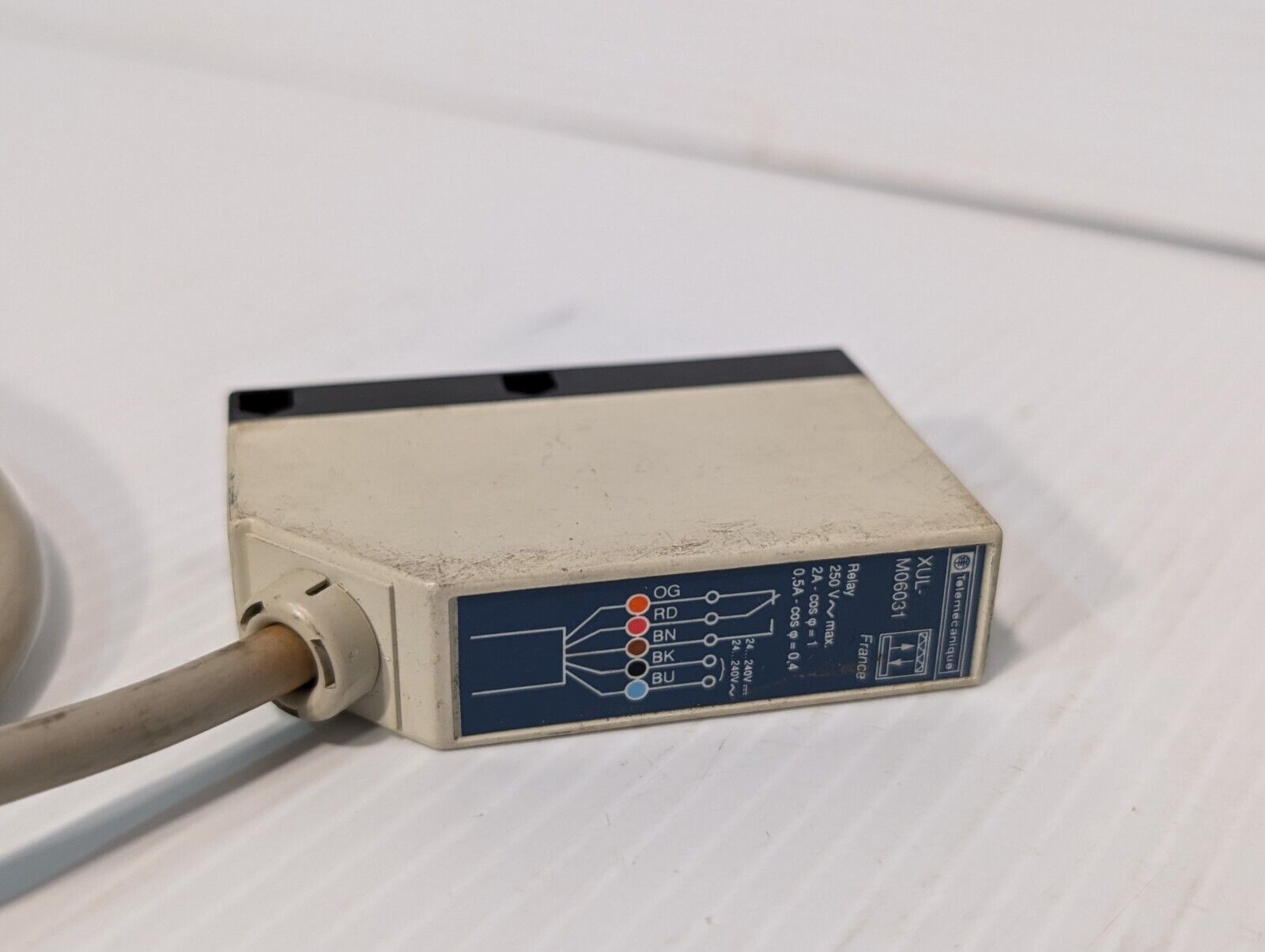 Telemecanique XUL-M06031 Photoelectric Sensor, 250 V Max, as pictured