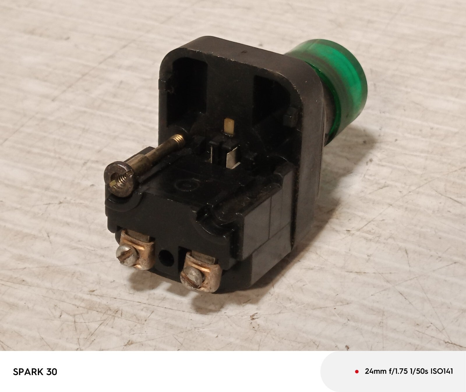 Allen Bradley 800T-PT16 Ser B Green Pushbutton Pilot Light 120V 800TPT16