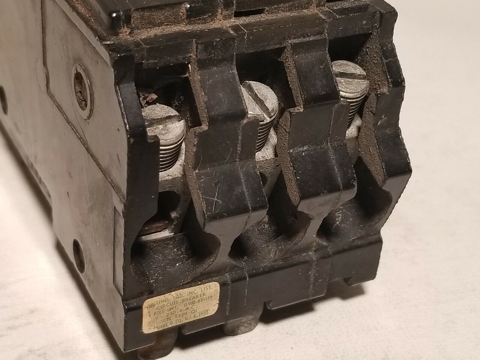 Square D Q13100, QI3100 100-Amp 3 Pole Circuit Breaker 100A 3P 240V