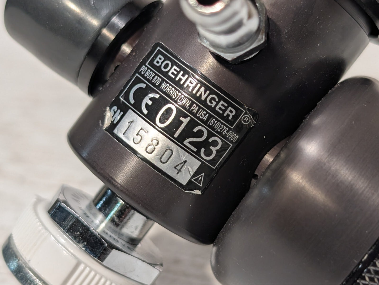 (1) Boehringer 3704 Platinum Series Intermitting Suction Regulator (0-200mm)