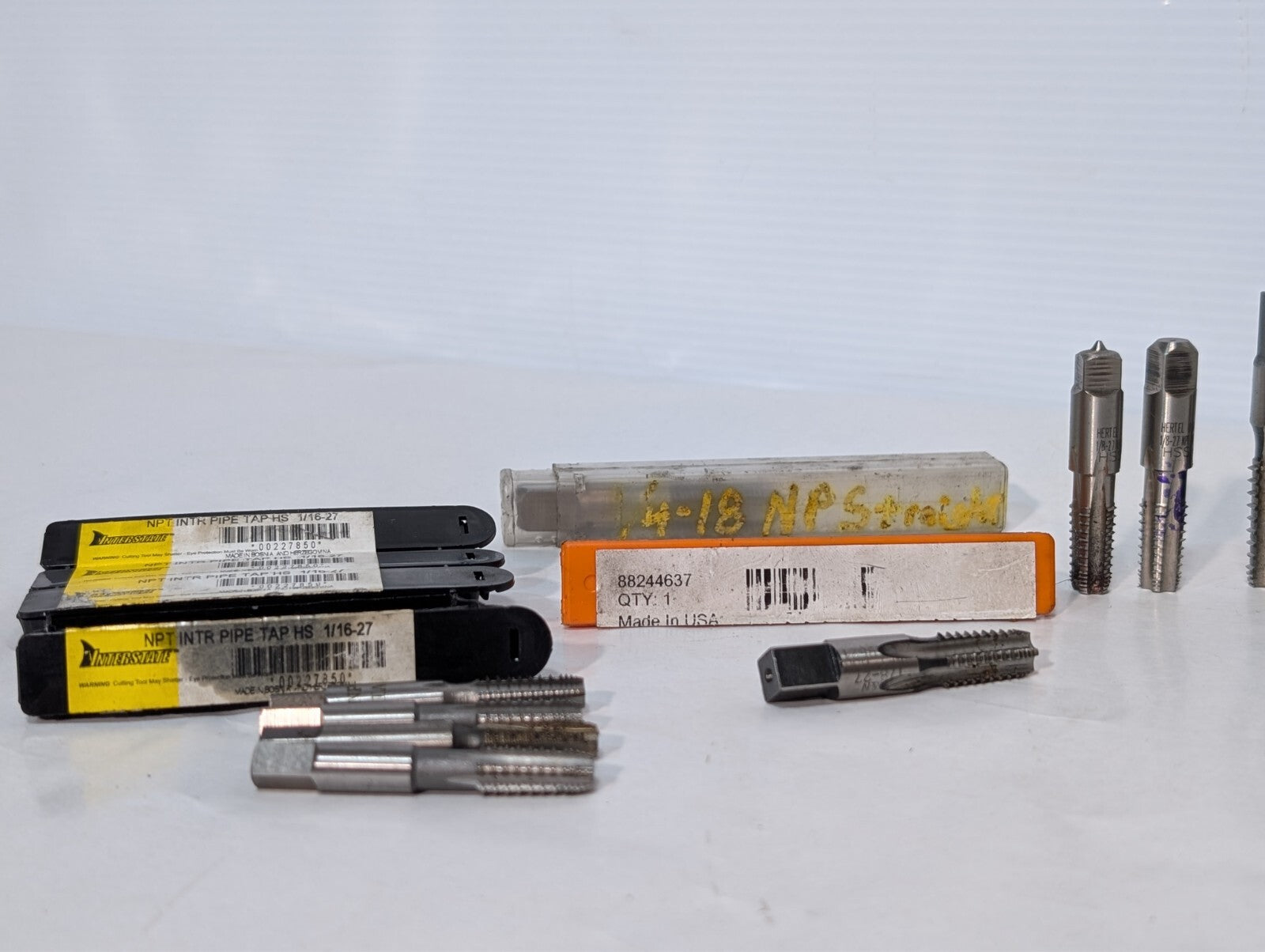 (19) Pipe Taps and Dies, Interstate Hertel Sossner Netco, See photos for specs.