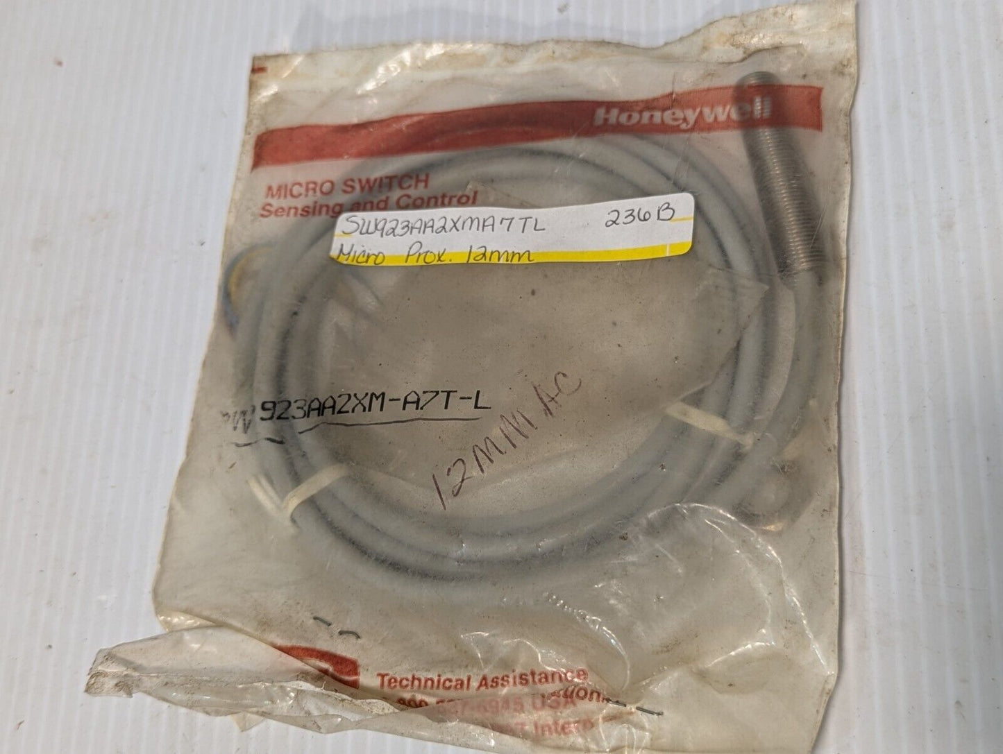 Honeywell 923AA2XM-A7T-L Micro Proximity Switch - Free Shipping