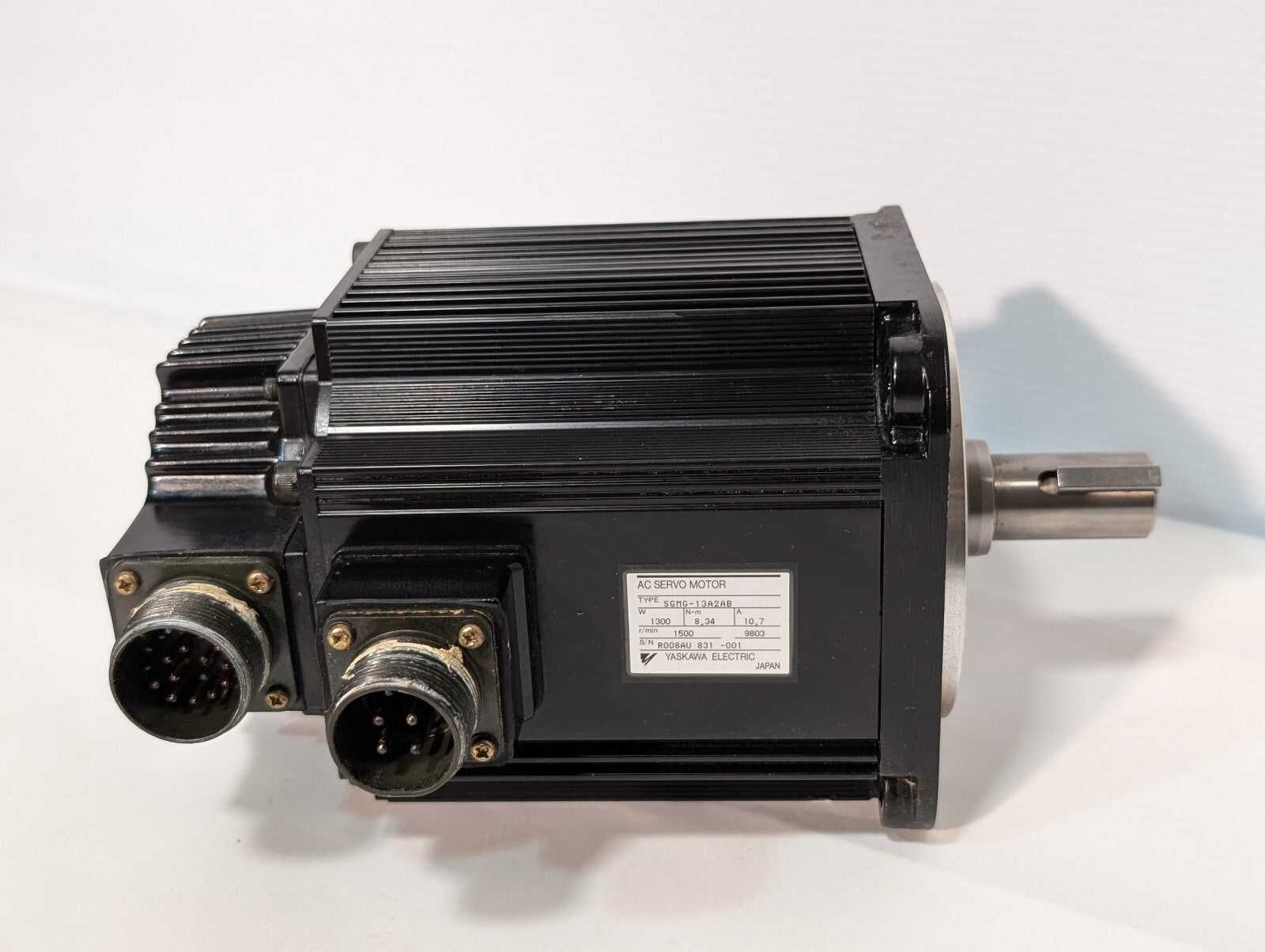 Yaskawa Electric SGMG-13A2AB AC Servo Motor W1300 N.M 8.34, A10.7, 1500RPM, 9803