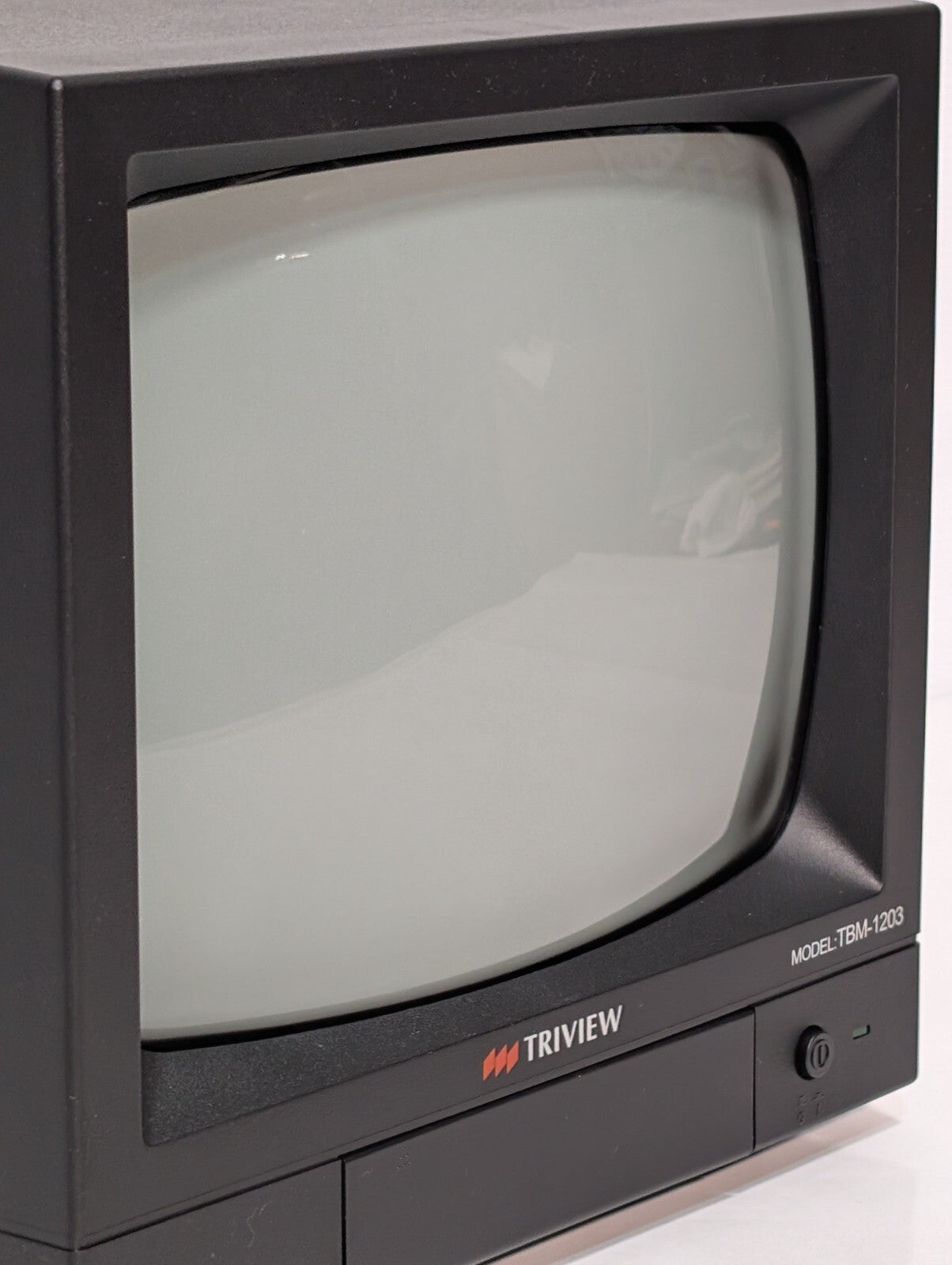 Tatung TBM-1203 Triview  B&W Surveillance Monitor, 11" Visual Screen, Metal Case