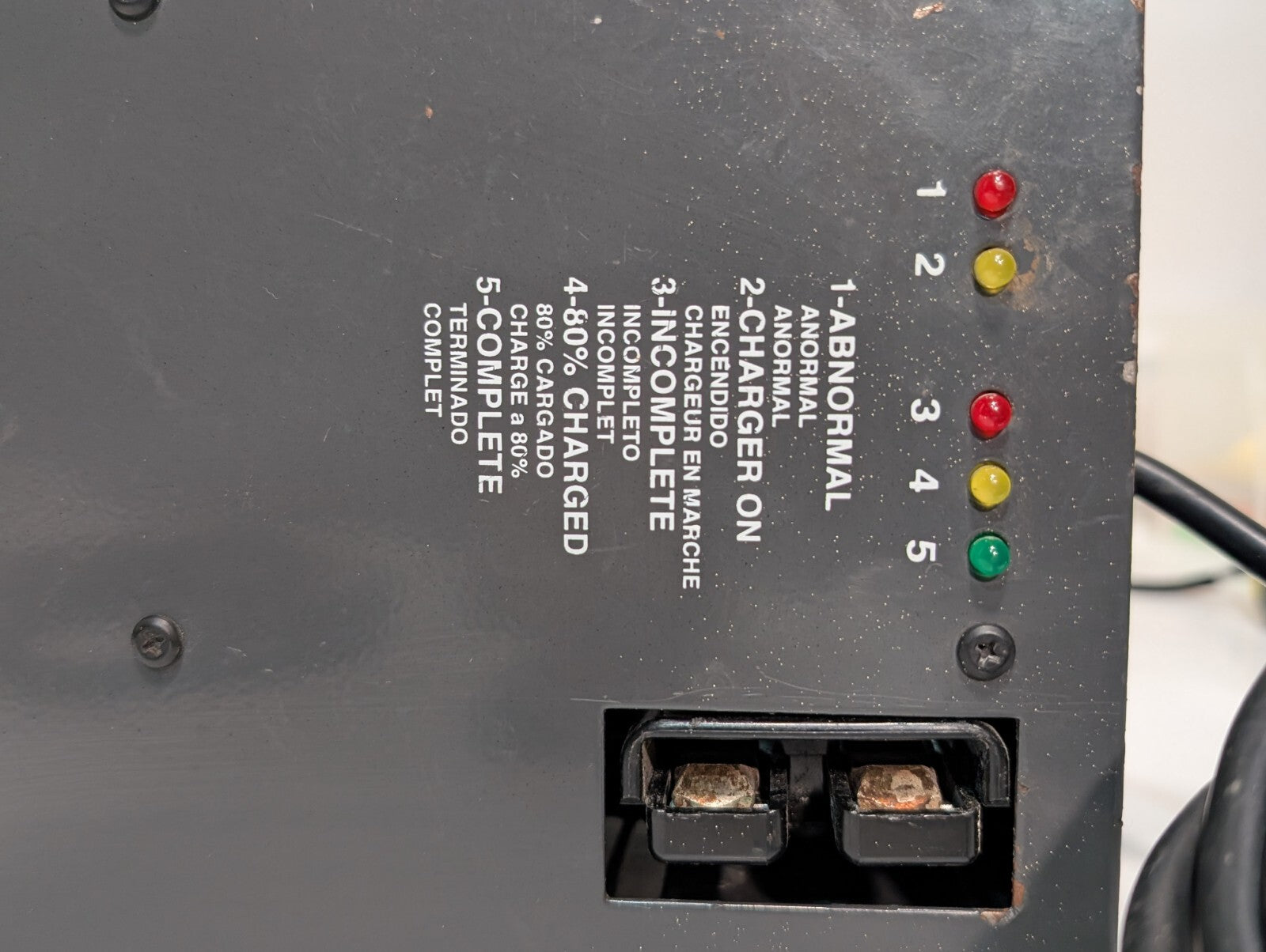 [1] Raymond SVR24251205/6 24 Volt GNB Pallet Pro Battery Charger
