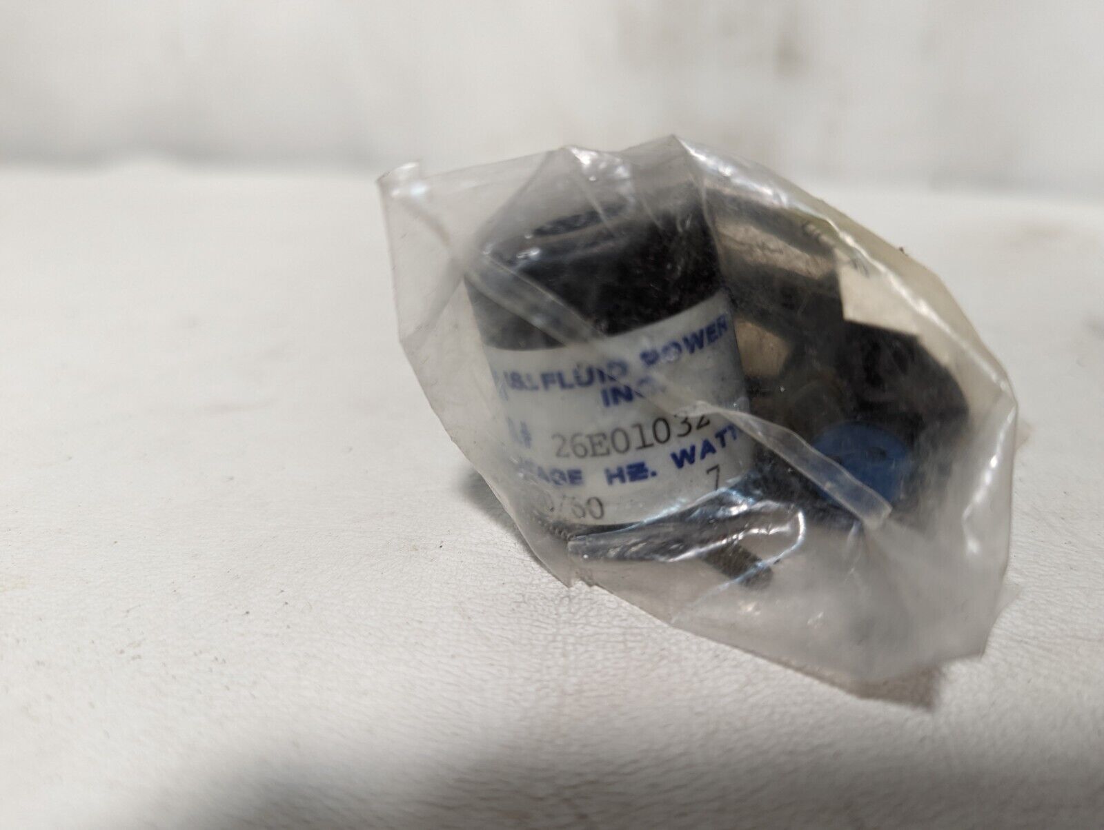 Lot of 2 ISI Fluid Power 26E01032 with parts: one sealed, one used/maybe broken