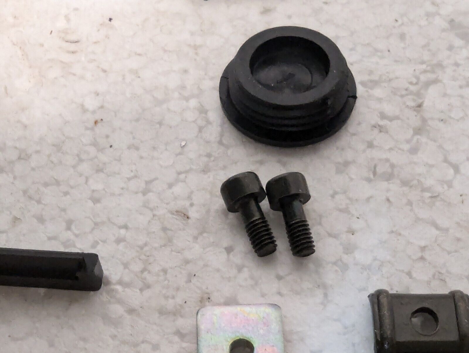 SMC Pneumatics ME202LR Manifold End Plate Kit NVSP4016 - Free Shipping