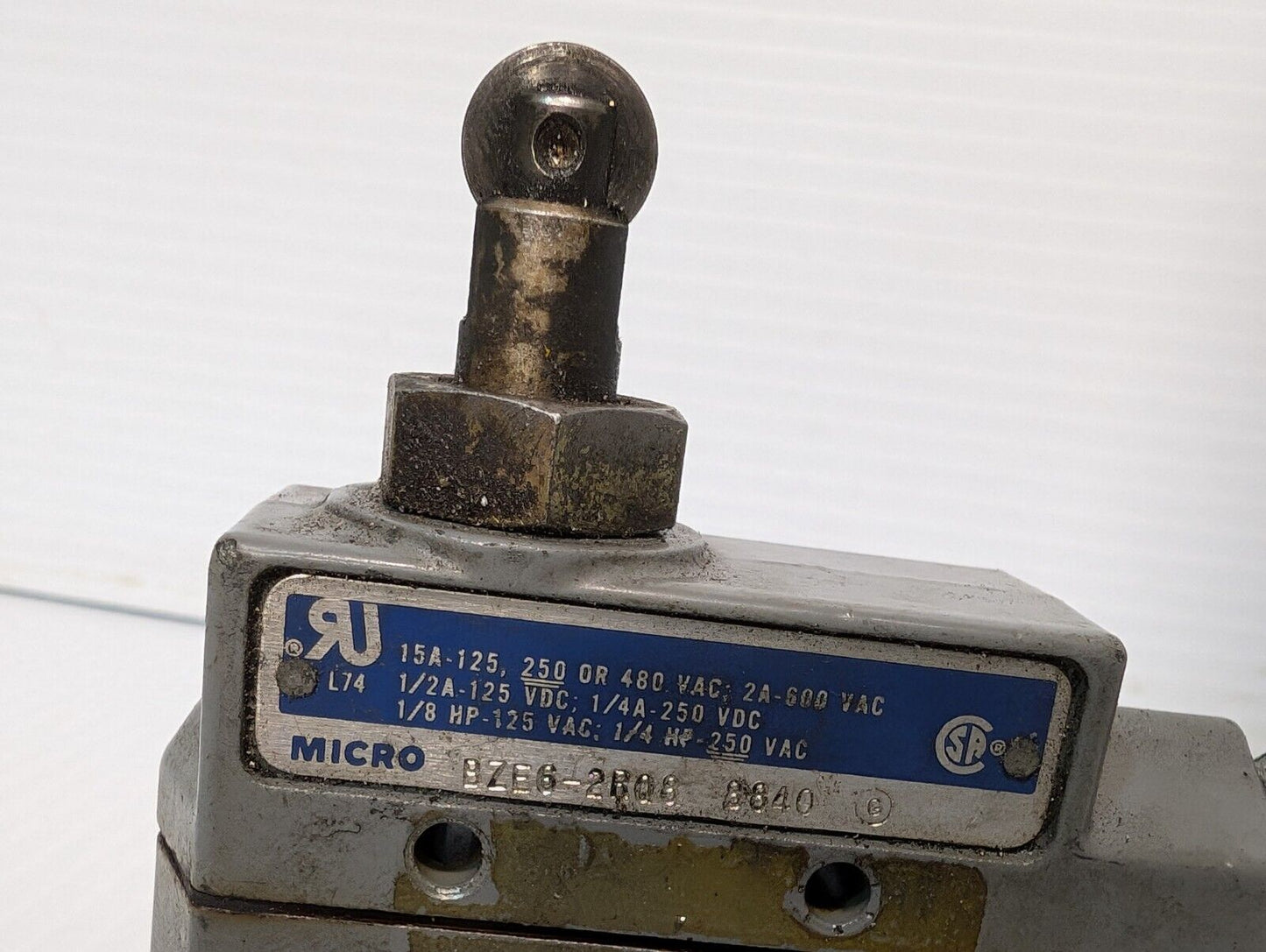 Yamatake Honeywell BZE6-2B06 Micro Switch/Limit Switch