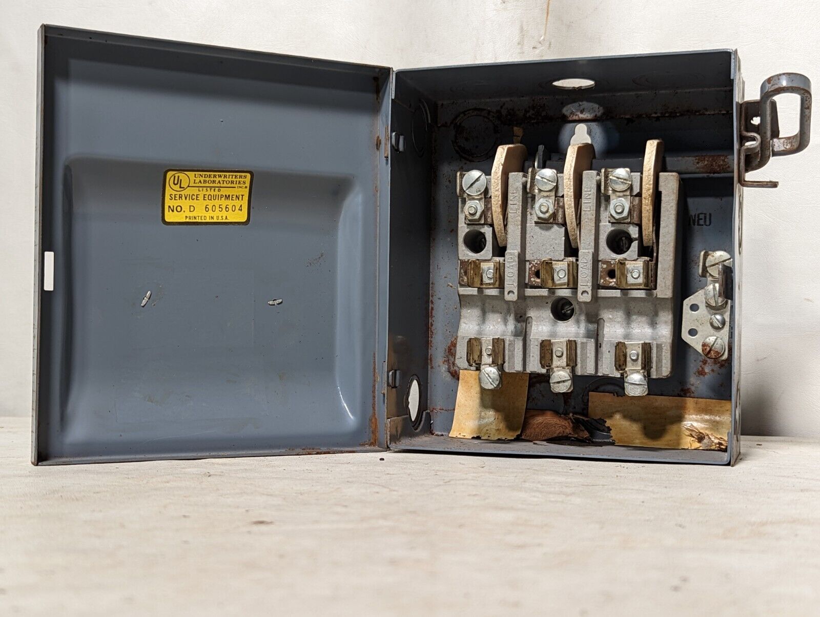 Wadsworth 8733N service disconnect, 30 Amp, 240 VAC, 4 poles