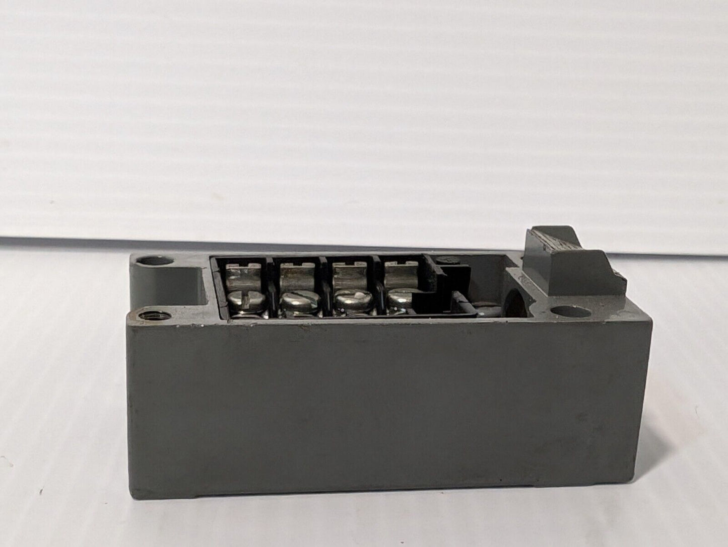 Square D, CL 9007, Type CT-64, Limit Switch Base/Receptacle