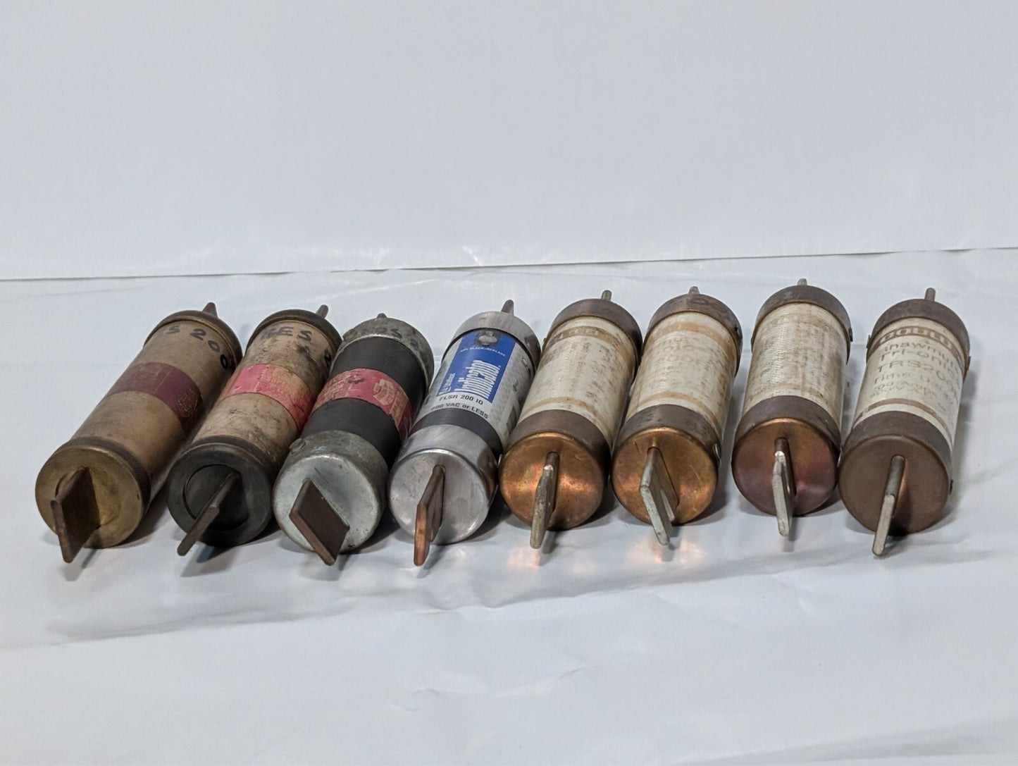 8 Fuses 200 Amp Gould Shawmut TRS200R Littelfuse FLSR 200 ID Buss NOS 200 RES200