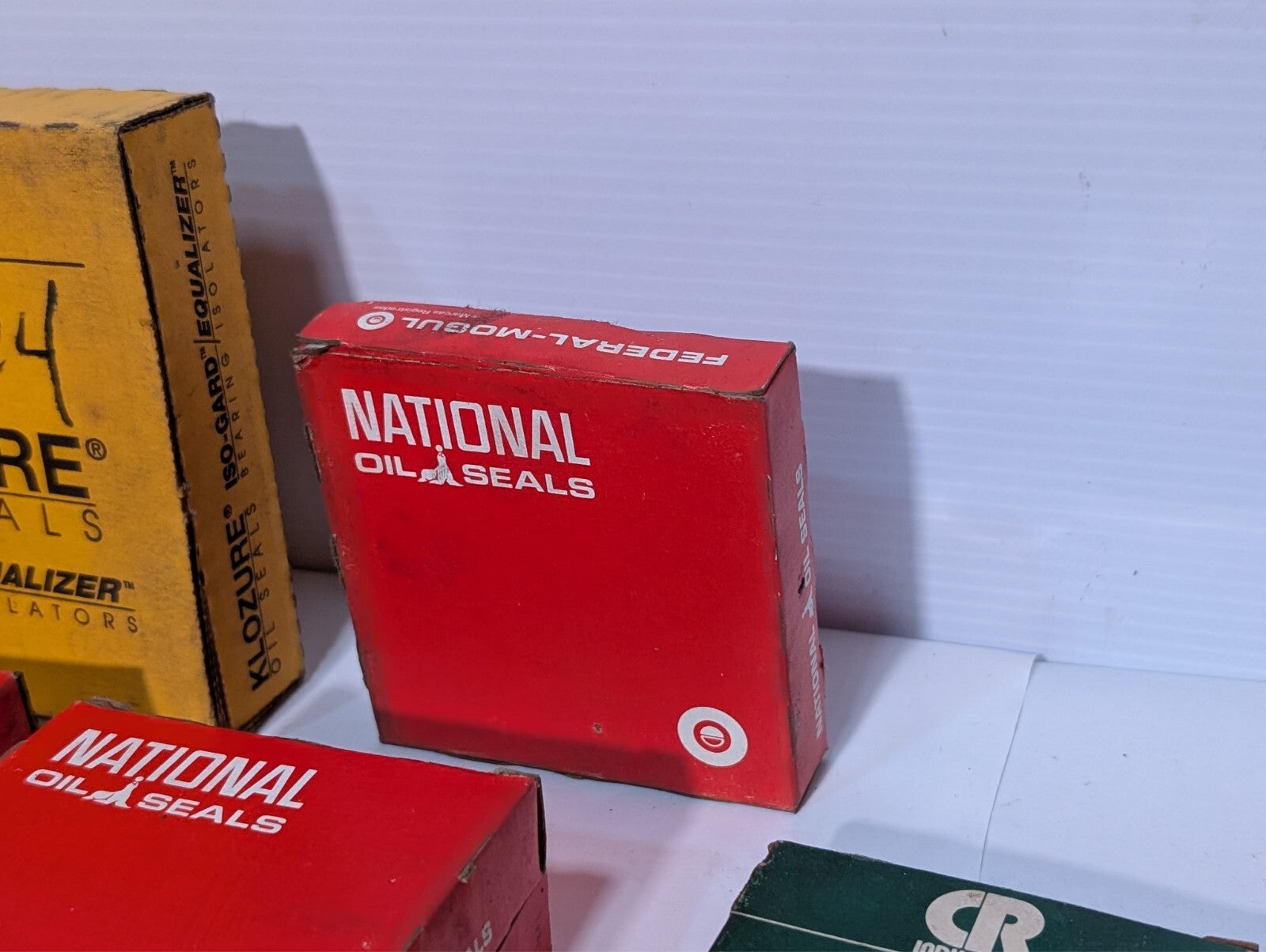 (31) Assorted Oil Seals, Garlock Klozure, National Seals, CR Services